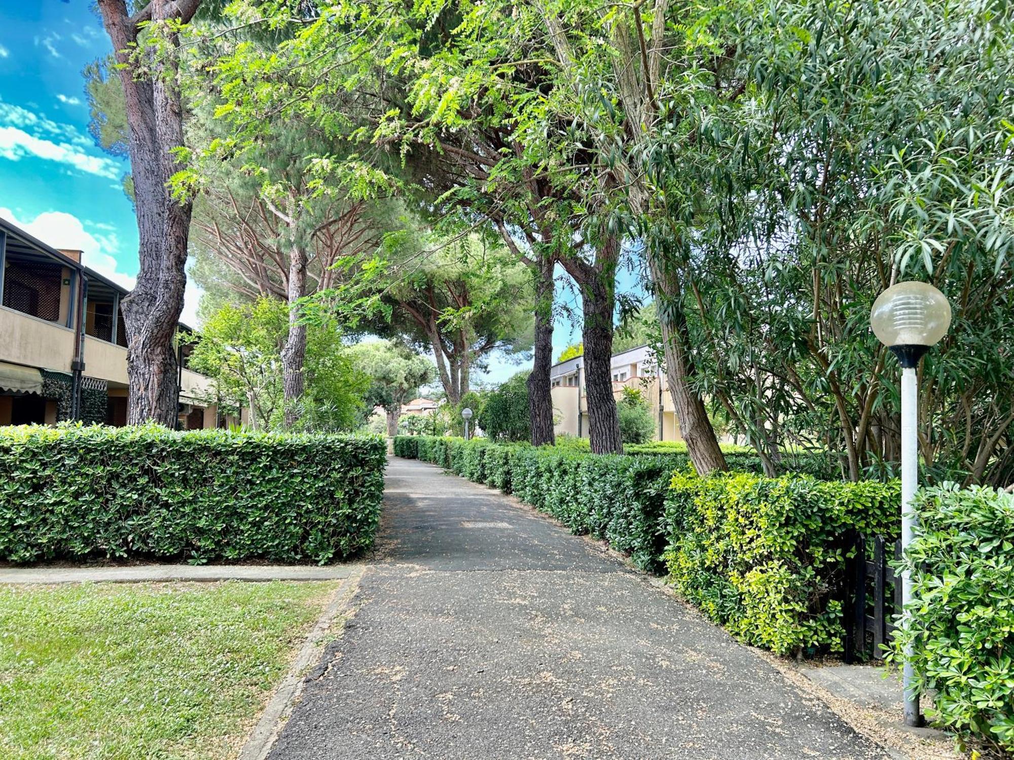 Appartamenti Via Dei Cipressi Marina Di Bibbona Luaran gambar